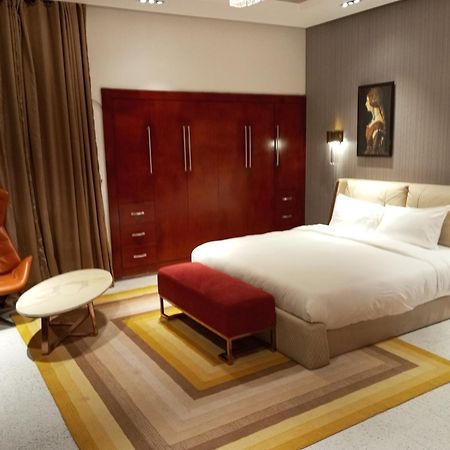 Sujimoto Residences Macdonald Lagos Extérieur photo