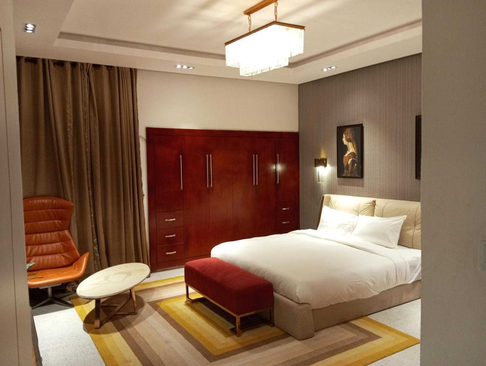 Sujimoto Residences Macdonald Lagos Extérieur photo