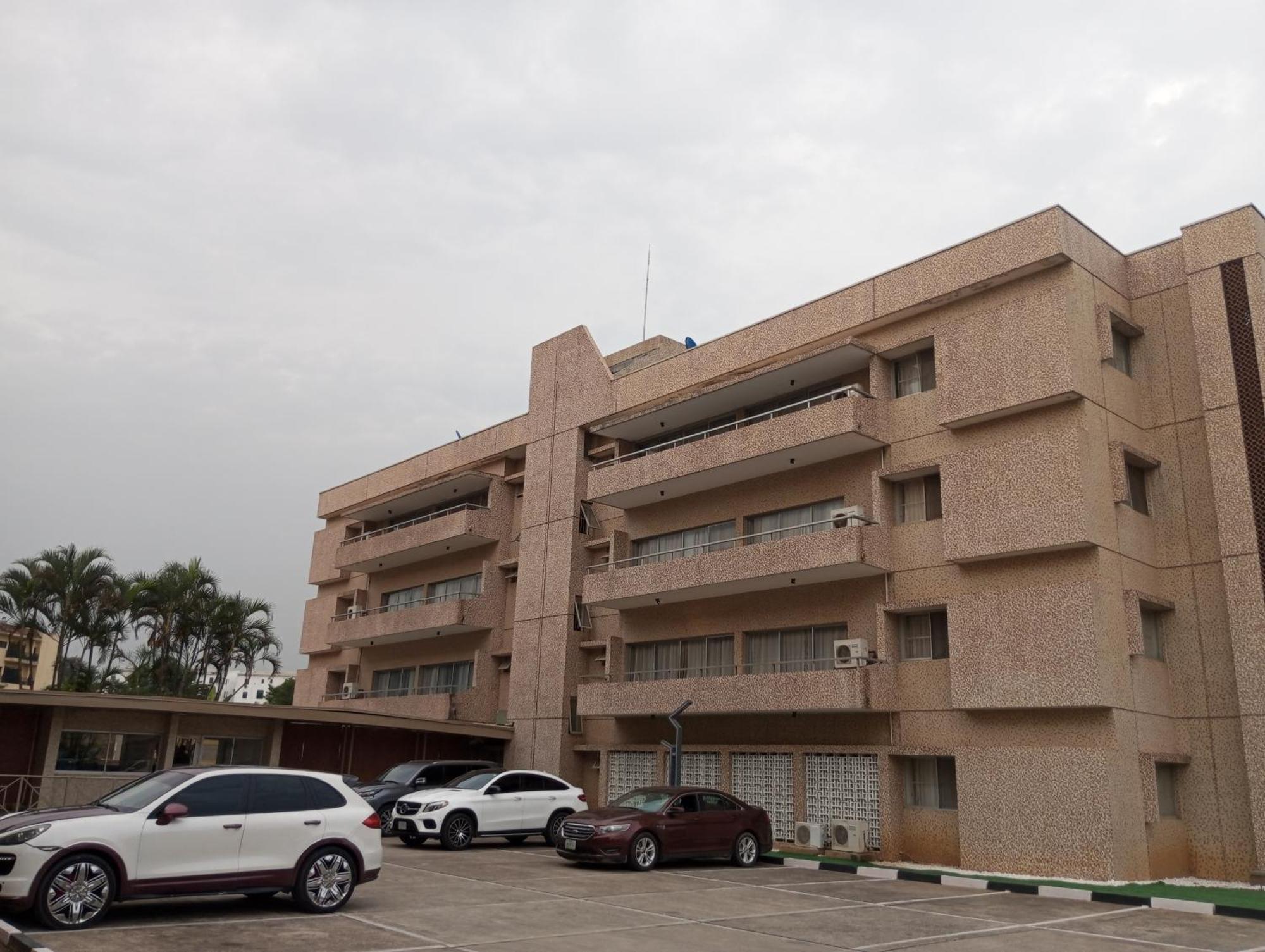 Sujimoto Residences Macdonald Lagos Extérieur photo