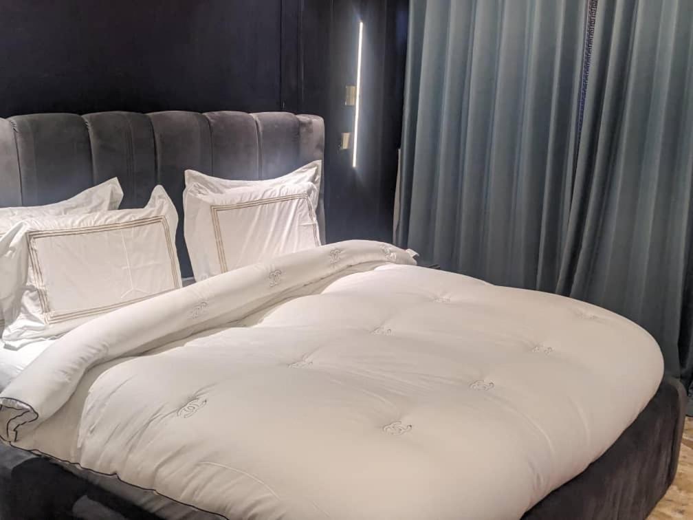Sujimoto Residences Macdonald Lagos Extérieur photo