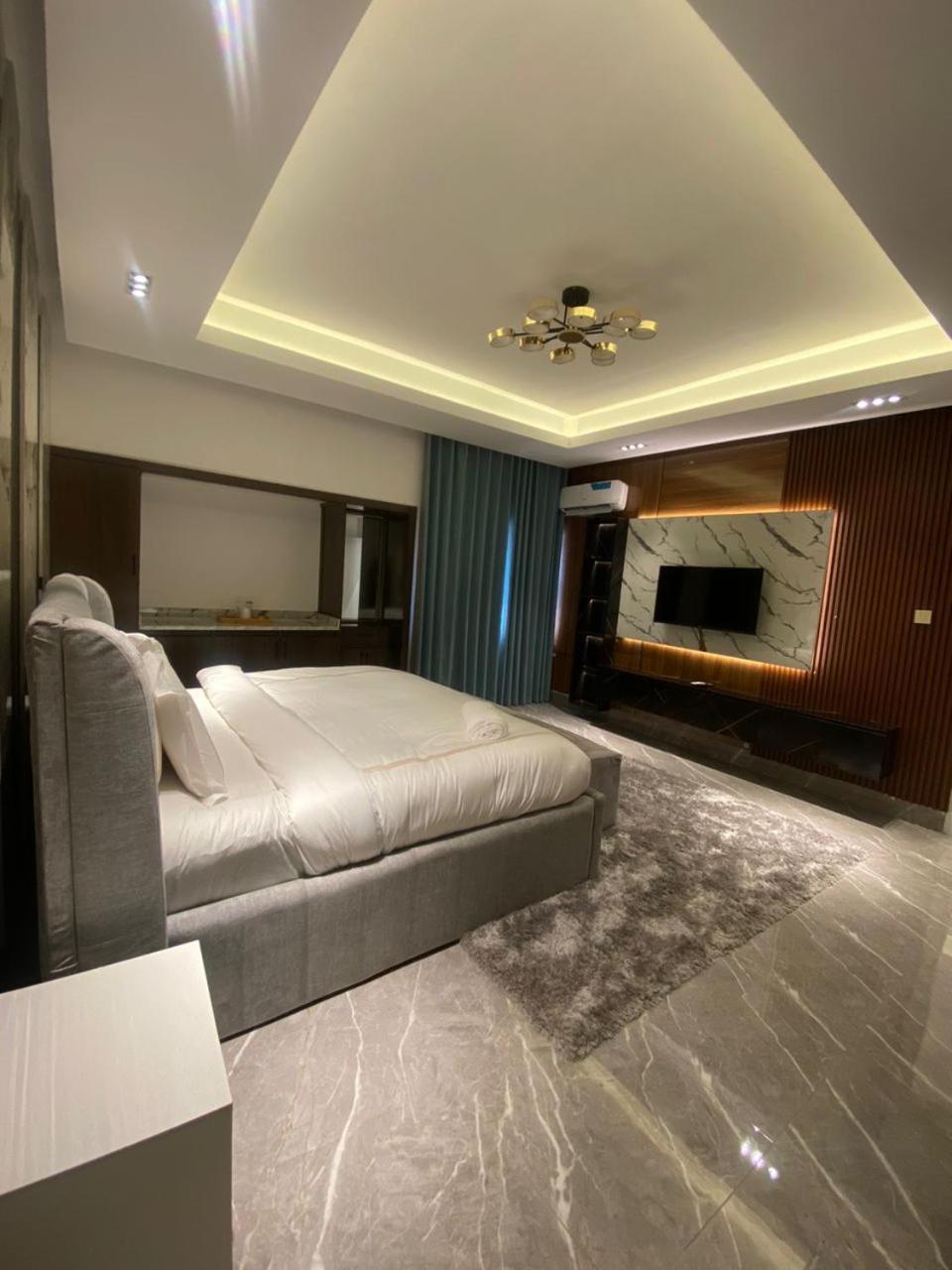 Sujimoto Residences Macdonald Lagos Extérieur photo