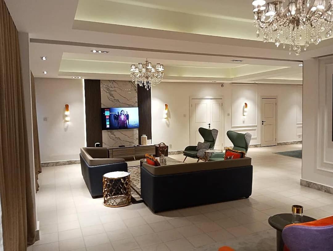 Sujimoto Residences Macdonald Lagos Extérieur photo